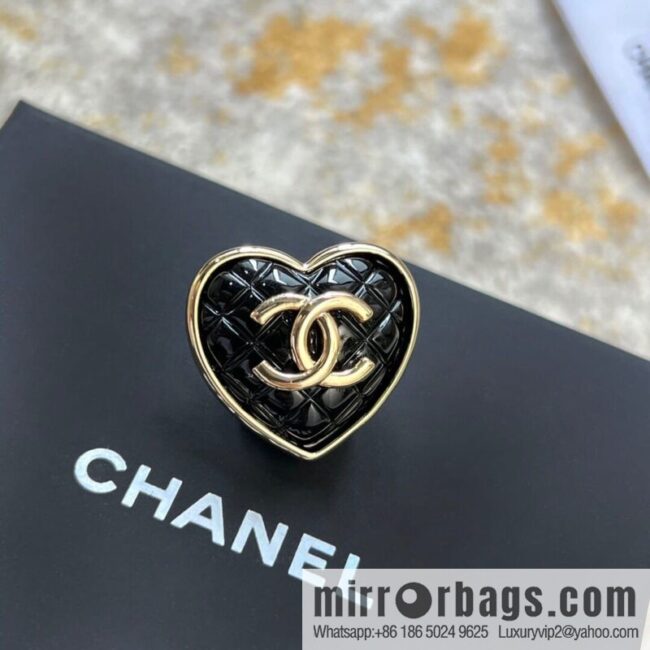 IMG_3281-800x800lxihnjlqqzx206060_20250709071824.jpg New Chanel double c peach heart brooch