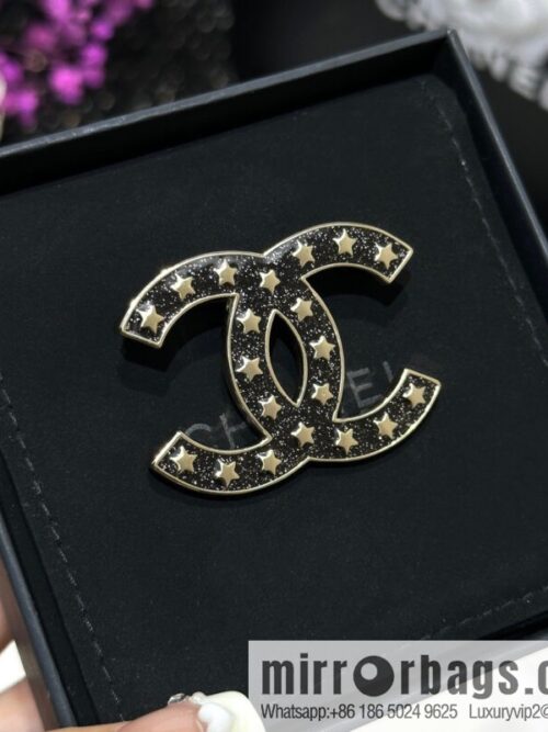 IMG_3348-800x800k3jsgiulk2t125029_20250702183518.jpg ☀️New ☑️ Chanel Double C Pentagram ⭐ Star Brooch
