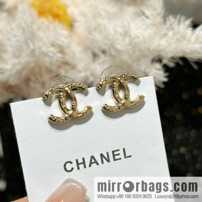 ☀️Original ☀️ new ☑️ Chanel C1 double c gold glossy stud earrings ☀️