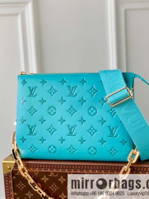 IMG_3470-800x800wwifc0vf4v259496_20250719004121.jpg M20769 Sky Blue Coussin Small Handbag