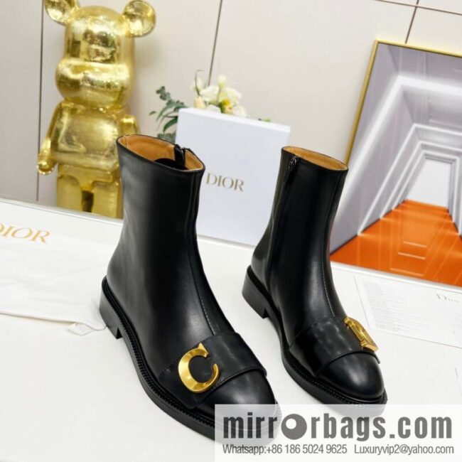 🐰🐰Dior\'s latest fashion show in early spring haute couture series, metal letter logo hardware buckle short boots