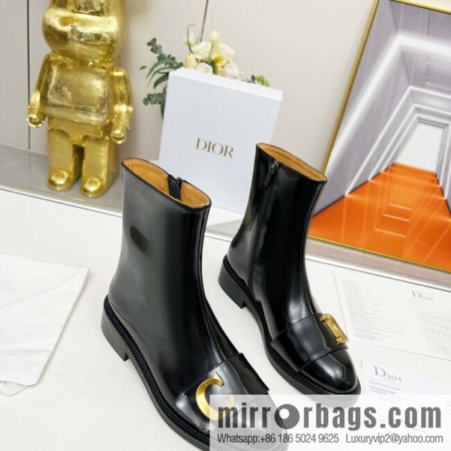 🐰🐰Dior\'s latest fashion show in early spring haute couture series, metal letter logo hardware buckle short boots
