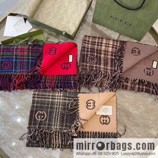 IMG_3558-800x800u1e0briajj5102596_20250702051522.jpg GUCCI Gucci GG logo latest double-sided scarf 643208