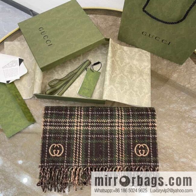 IMG_3577-1-800x800j5yndja5hrr102599_20250702051526.jpg GUCCI Gucci GG logo latest double-sided scarf 643208