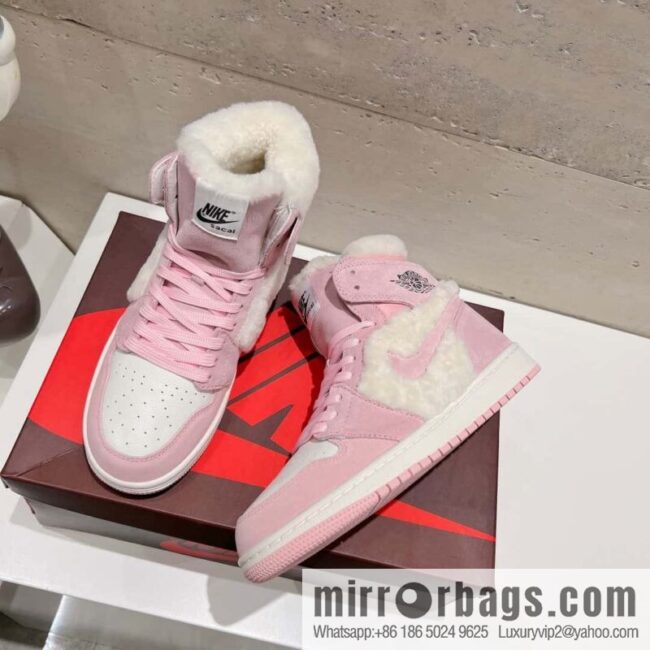 🐰🐰[Couple] Top version 🌈🌈🌈 Nike Nike WMNS Air Jordan 1 Mid \"Light Bone\" AJ1 Jordan generation Chinese help classic retro culture leisure sports basketball shoes