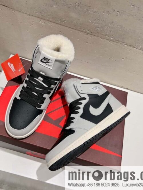 🐰🐰[Couple] Top version 🌈🌈🌈 Nike Nike WMNS Air Jordan 1 Mid \"Light Bone\" AJ1 Jordan generation Chinese help classic retro culture leisure sports basketball shoes