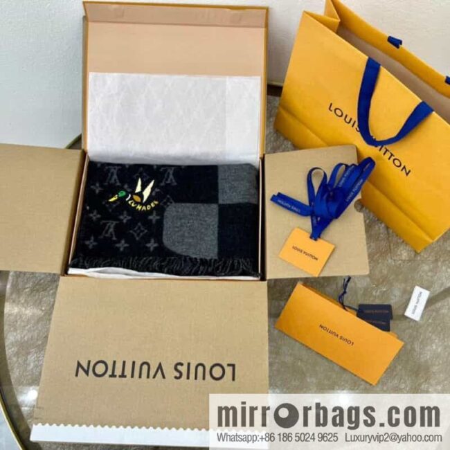 LV Louis Vuitton NIGO joint duck embroidered scarf MP2701