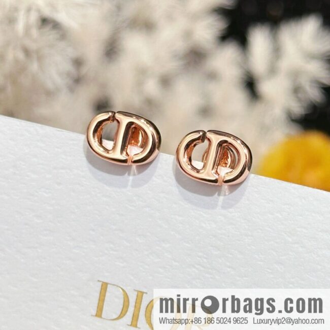 New ☑️ DIOR rose gold CD stud earrings