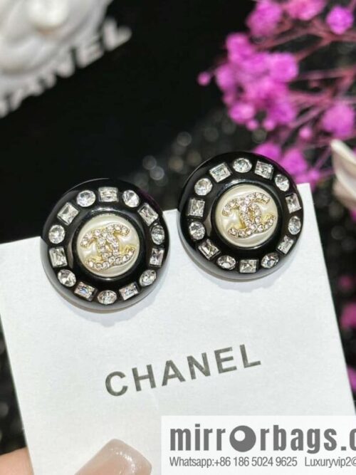IMG_4360-800x800lyyruyiznqz124545_20250702182012.jpg ☀️New ☑️ chanel c1 double c round stud earrings ☀️