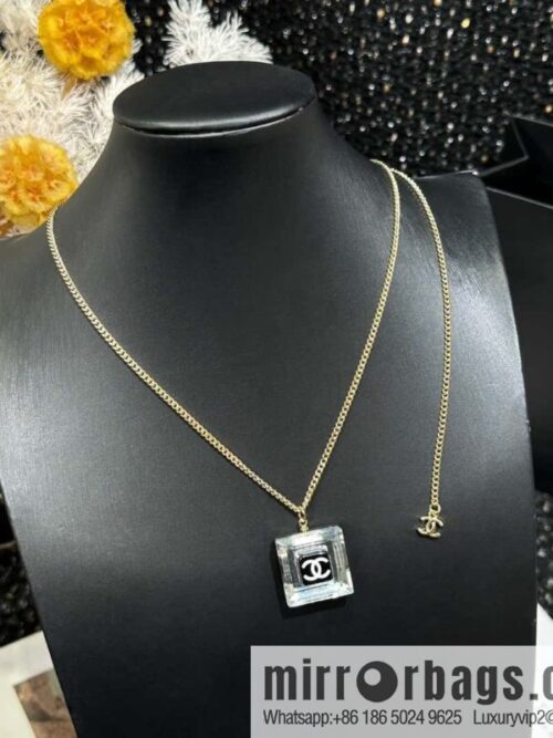 IMG_4545-800x800lwpat5j4mdh124322_20250702181246.jpg ☀️New ☑️ Chanel Double C Square Acrylic Necklace ☀️