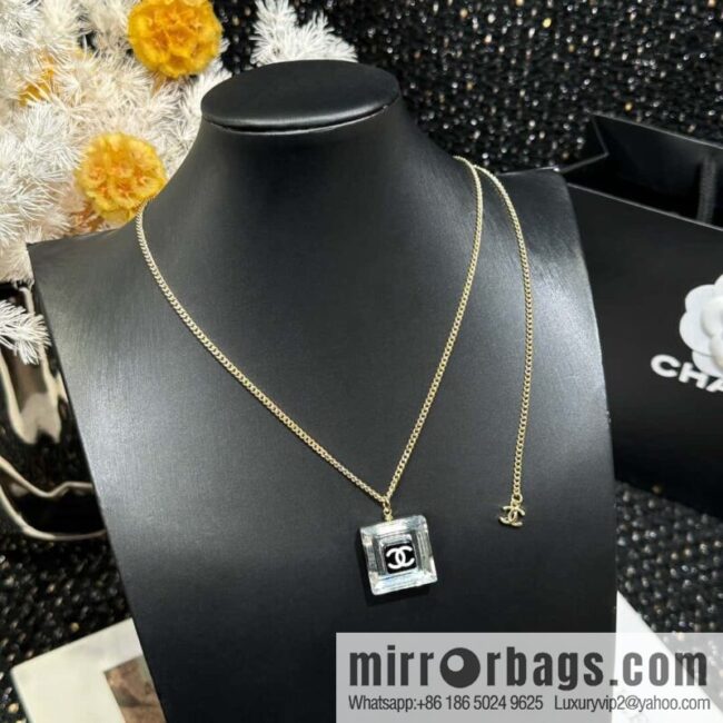 ☀️New ☑️ Chanel Double C Square Acrylic Necklace ☀️