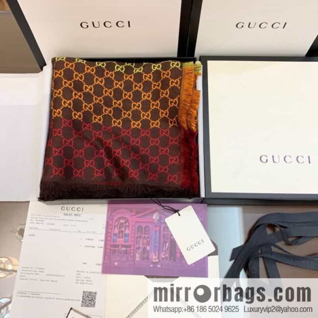 IMG_4591-800x800105n4wv0weo112740_20250702112226.jpg GUCCI Gucci GG logo women\'s scarf 558274