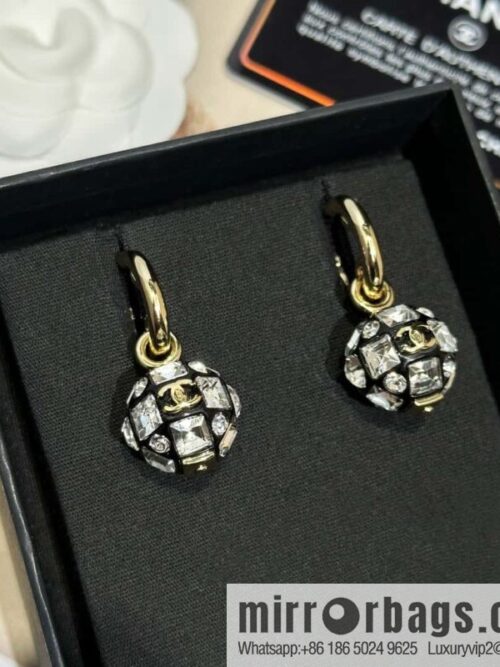 IMG_4594-800x800oxejccyn1yc124267_20250702181100.jpg ☀️New ☑️ Chanel C2 double c square diamond ball earrings ☀️