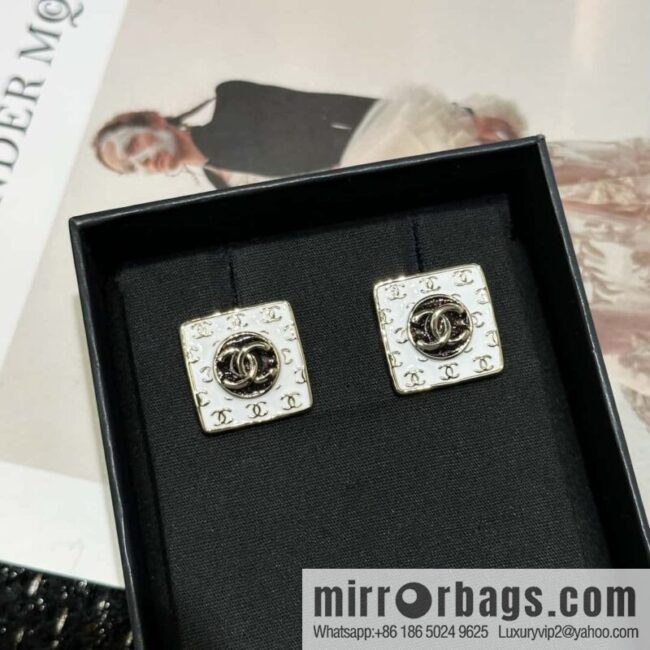☀️Original ☀️ new ☑️ Chanel c1 double c square earrings ☀️
