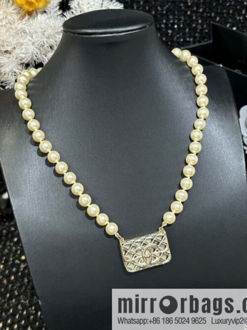 IMG_4610-800x800izksk1ahe54124245_20250702181018.jpg ☀️New ☑️ Chanel pearl bag 👜 necklace ☀️