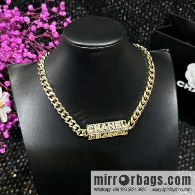 ☀️New ☑️ Chanel full diamond hollow letter necklace ☀️