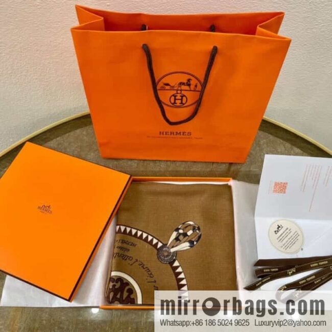 IMG_4874-800x800bowhzbnlxz0103156_20250702052723.jpg Hermes Hermès coat of arms pattern printing new solid color silk square scarf