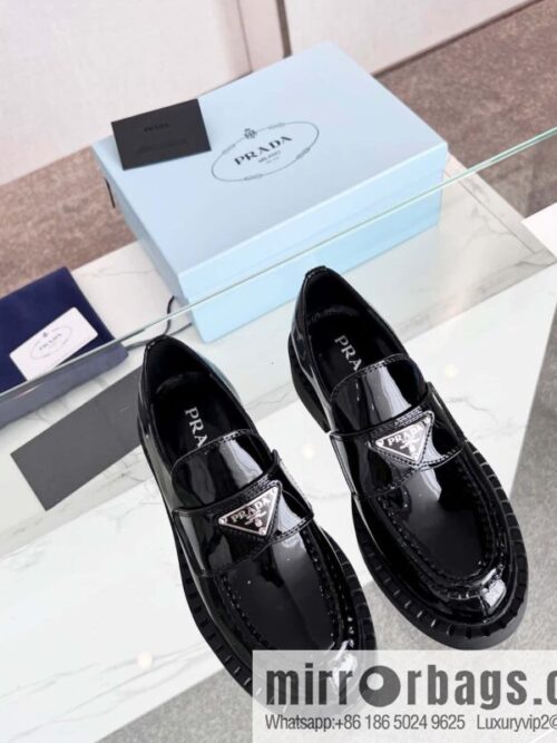 IMG_4972-800x8000j32naiij3n147980_20250705065048.jpg 🐰🐰PRADA ² ² ² 3 Prada spring and summer new products Qiao Xin, Cheng Xiao, Liu Lingzi same round head triangular buckle (Mary Jane single shoes) loafers