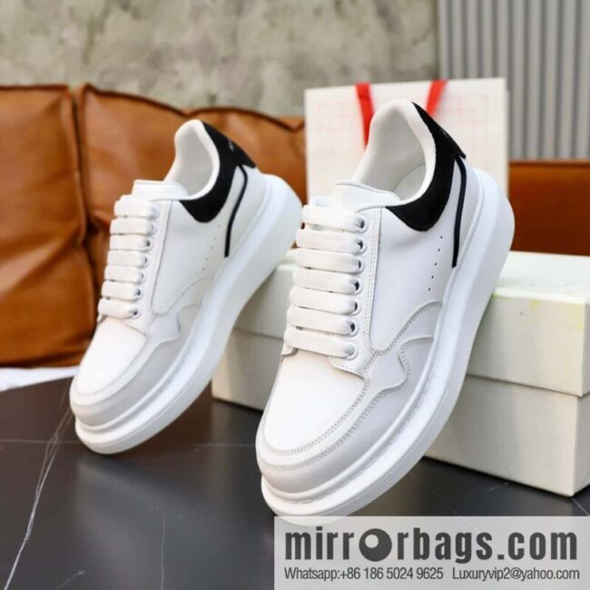 🐰🐰Alexander mcqueen/McQueen, couple 👫 classic star explosion versatile white shoes, original outsole
