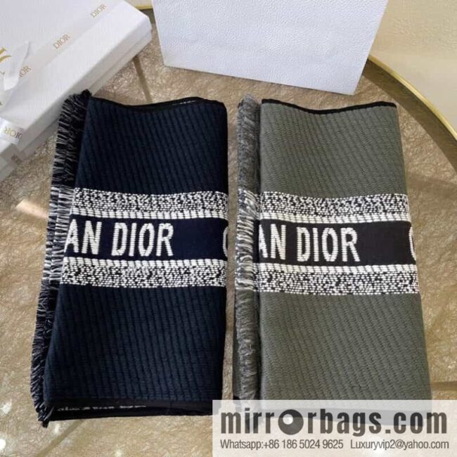 Dior Dior \"CHRISTIAN DIOR\" logo strip pattern college style double-sided scarf 14CDO301I985_C540