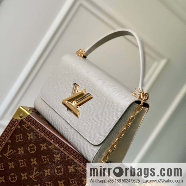 M21026 (50282) Fog White Grey This Twist Medium Handbag