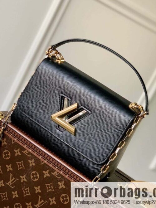 IMG_5317-800x800w014ieluwpr57471_20250719001552.jpg M21026 M21025 TWIST medium handbag