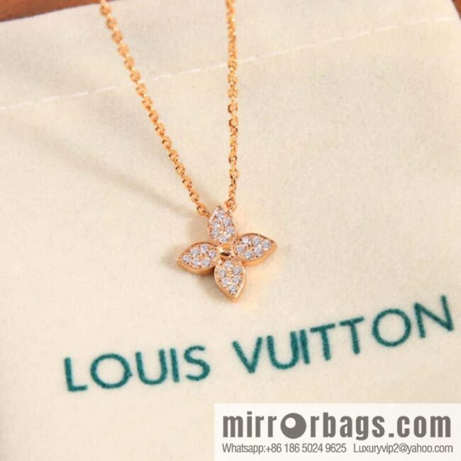 IMG_5589-800x800diqezf1dwrz144819_20250705045019.jpg Louis Vuitton Blossom Collection, Four Leaf Clover Necklace