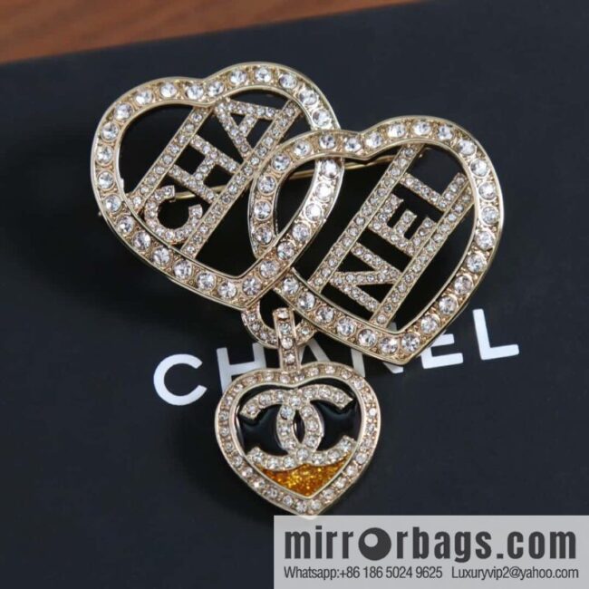 New ☑️ Chanel three love peach heart brooch