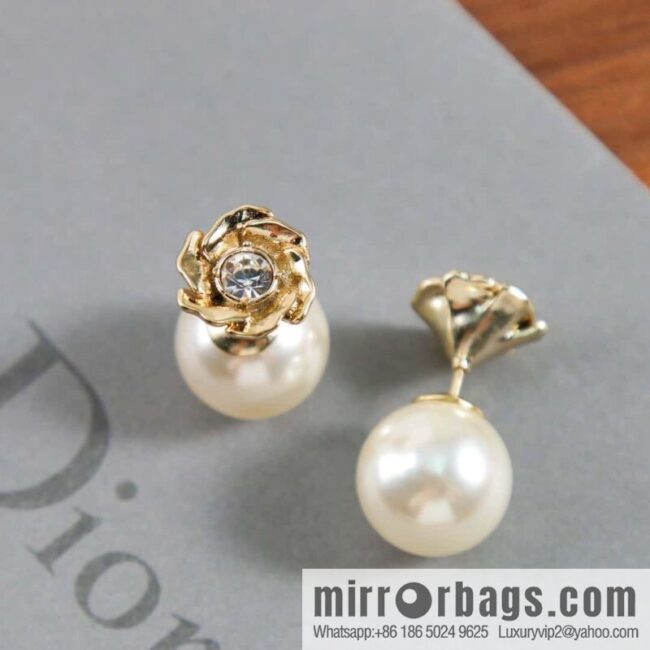 New Dior camellia size pearl stud earrings