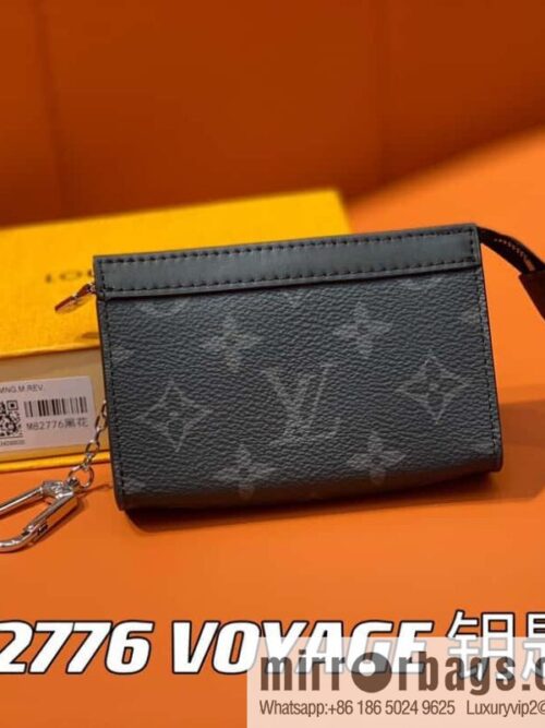 [Boutique‑grade] M82776 black flower, key bag wallet series, new VOYAGE key bag in autumn and winter