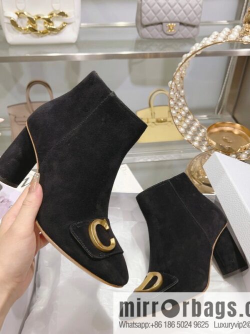 IMG_5792-800x800ab4rj0zf5h1143504_20250705041141.jpg 🐰🐰Dior, new bare boots on new models🌟