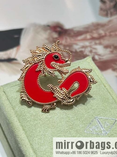 ☀️Van Cleef & Arpels lucky animals brooch ☀️