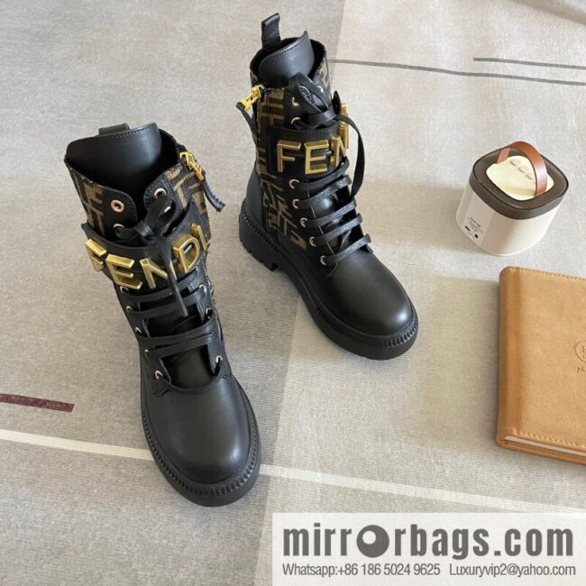 🐰🐰FENDI Fendi 2023 Fendi Graphy series autumn and winter catwalk Martin boots Xiaohongshu recommends autumn and winter Martin boots