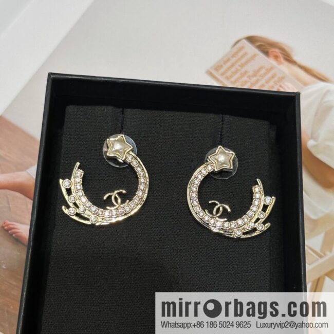 ☀️New ☑️ Chanel double C pentagram ⭐ star stud earrings ☀️