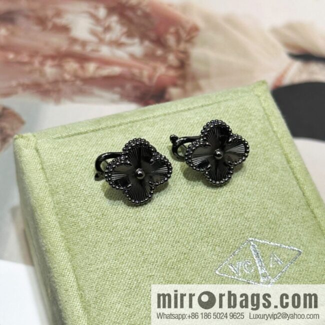 ☀️Van Cleef & Arpels Laser Gun Black Clover Earrings Earrings ☀