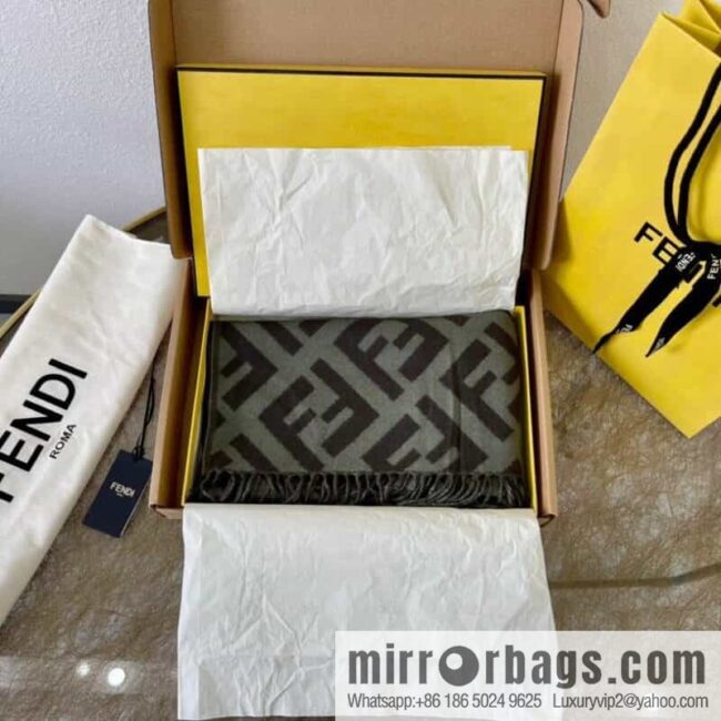 IMG_6060-800x800s2gpcappaiq83515_20250701204234.jpg FENDI Fendi Classic FF Logo Cashmere Scarf FXT260