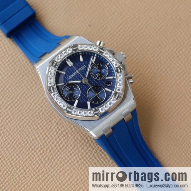 The new AP Audemars Piguet Royal Oak women\'s multi-function chronograph mechanical watch