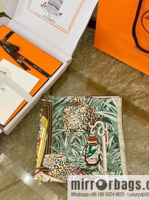 IMG_6212-1-800x800b1isfvp5ayq82562_20250701201152.jpg Hermes \"12 Leopards\" 100% silk scarf