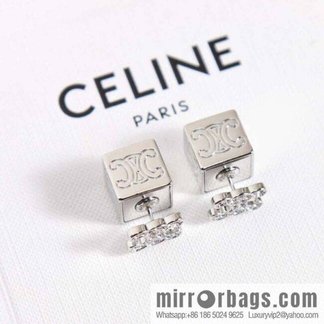❗️New ❗️ ☀️ New ☑️ Celine Celine dice stud earrings ☀️