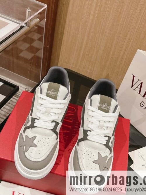 🐰🐰Valentino 2023 early autumn new star shoes Wang Hedi Ren Jialun star the same style