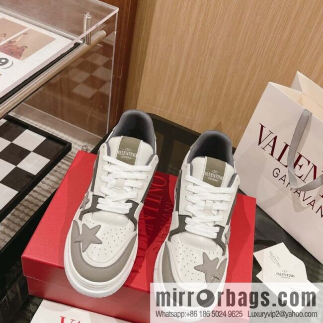 🐰🐰Valentino 2023 early autumn new star shoes Wang Hedi Ren Jialun star the same style