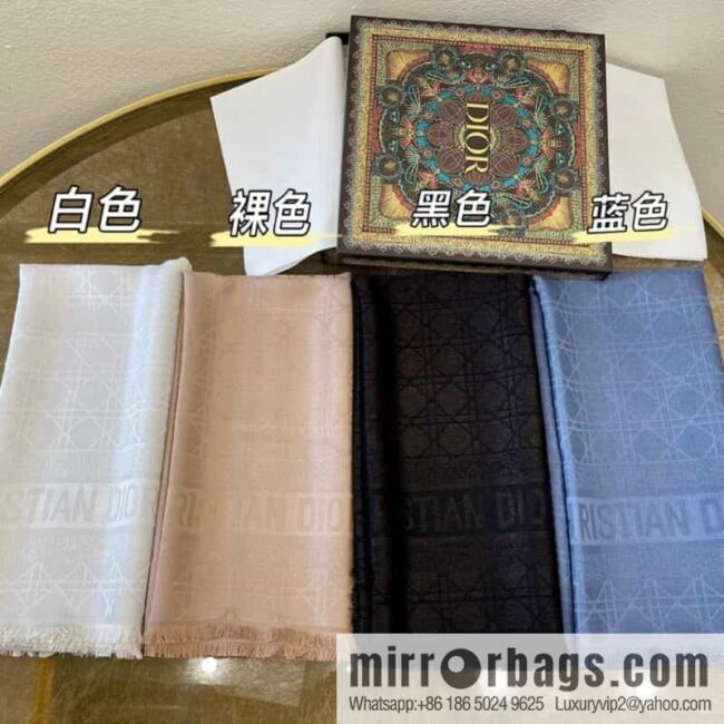 IMG_6275-800x800oimhbd2wglb103058_20250702052519.jpg Dior Dior Classic Rattan Checkered Scarf 04CAL140I630_C019