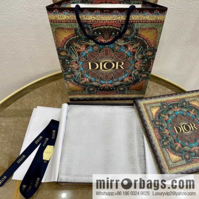 IMG_6290-800x800bmj5ruwrf5h103060_20250702052522.jpg Dior Dior Classic Rattan Checkered Scarf 04CAL140I630_C019
