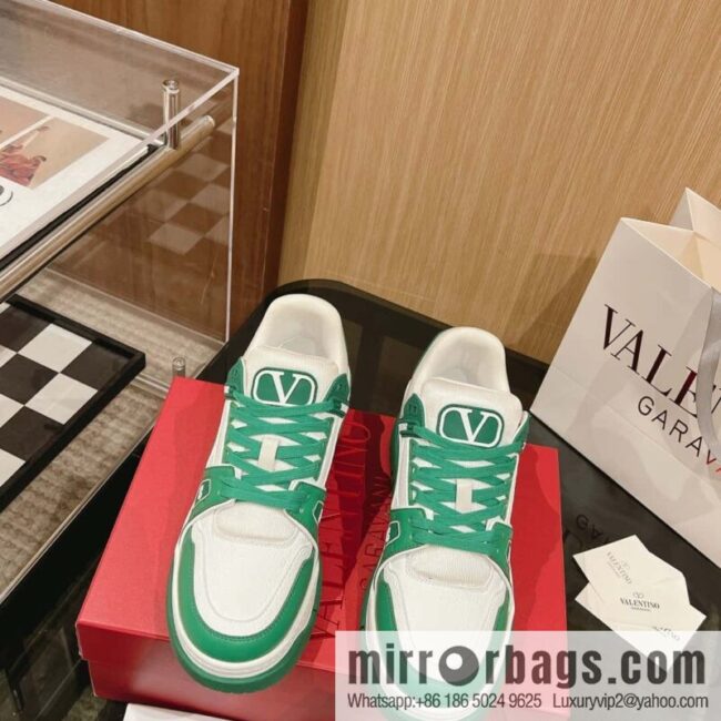 IMG_6310-800x8001o1ocdr5e3k143075_20250705035723.jpg 🐰🐰2023 The latest catwalk model Valentino Warren \"Couple limited series casual sports couple model, board shoes