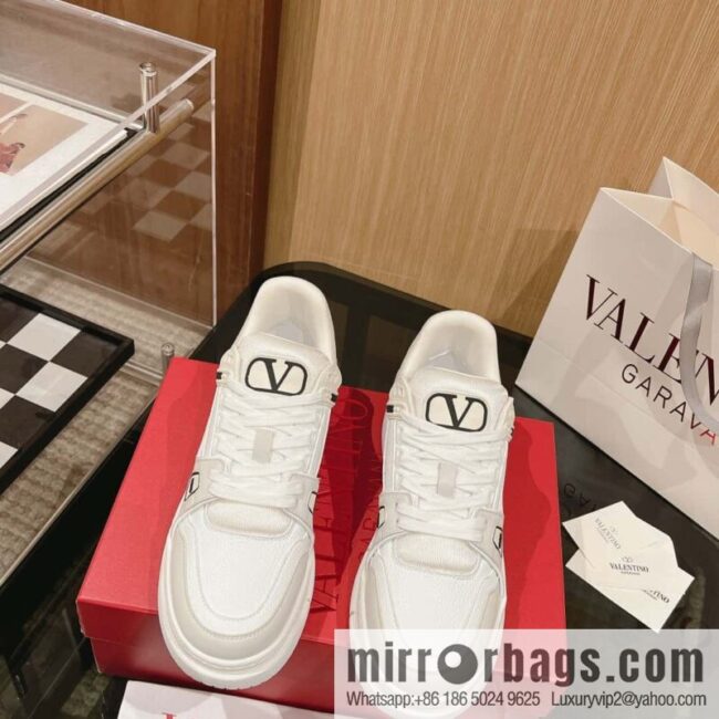 IMG_6328-800x800uxsmobrlkxo143051_20250705035636.jpg π°π°2023 The latest catwalk model Valentino Warren \"Couple limited series casual sports couple model, board shoes