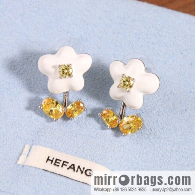 ☀️ HEFANG WHERE Cream Flower Earrings