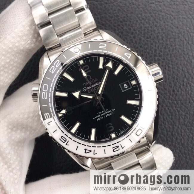 VS New product on sale: Hippocampus 600GMT Tai Chi Ring 43.5mm integrated black and white ceramic ring