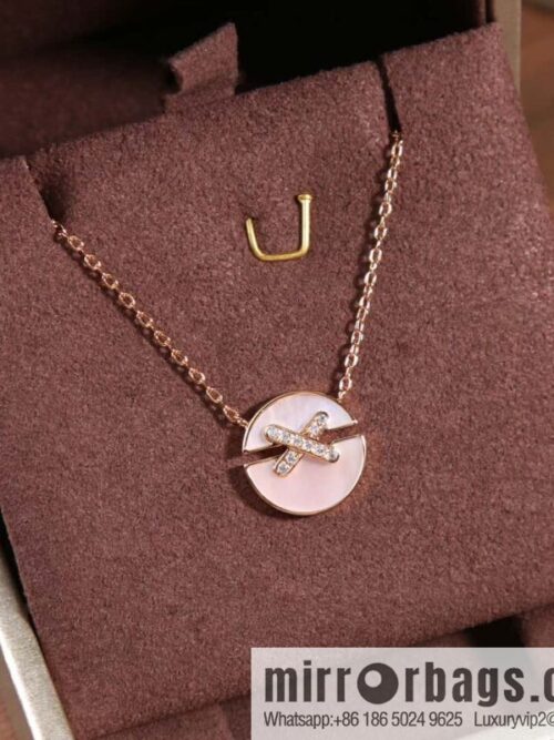 Shangmei Paris Jeux de Liens Harmony Edge • Lifetime Series Round • Edge, Chalcedony, White Fritillary Necklace