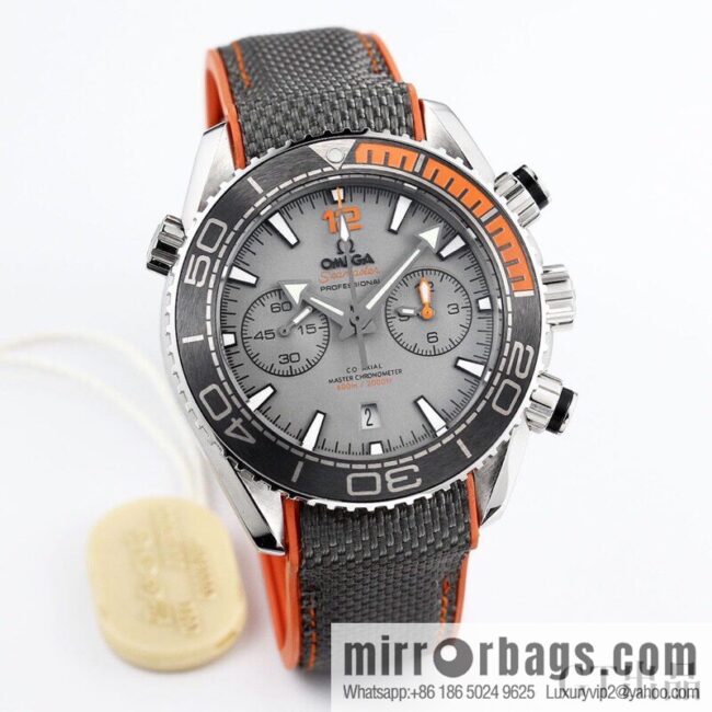 Omega Seamaster 600 meters diving series: movement model: 9900, running second timing automatic machine, watch diameter 45.5mm