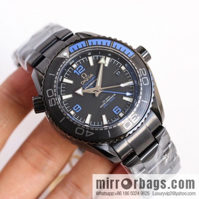 Omega All Black Ocean Universe 600 meters \"Black of the Deep Sea\" - New Zealand Emirates Captain 1: equipped with a self-produced 8906 movement